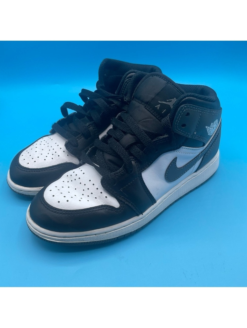 Jordan 1 Mid Black/Iron Grey - Picture 4 of 4